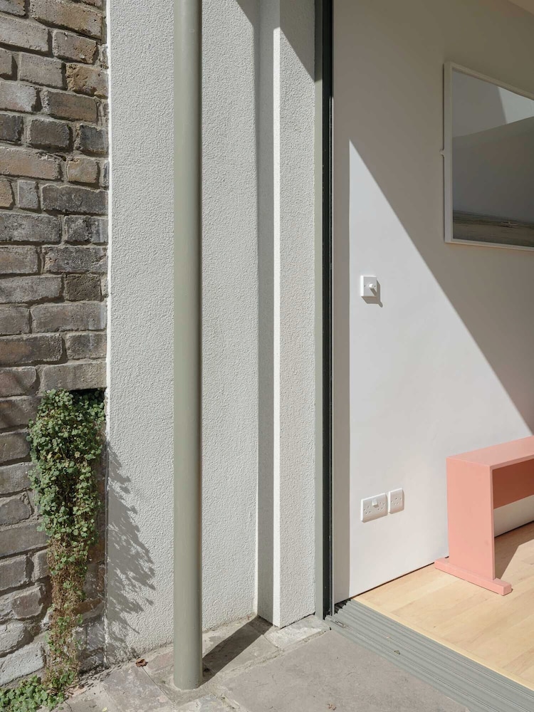 Beautiful 3 Bedroom Home in Bristol