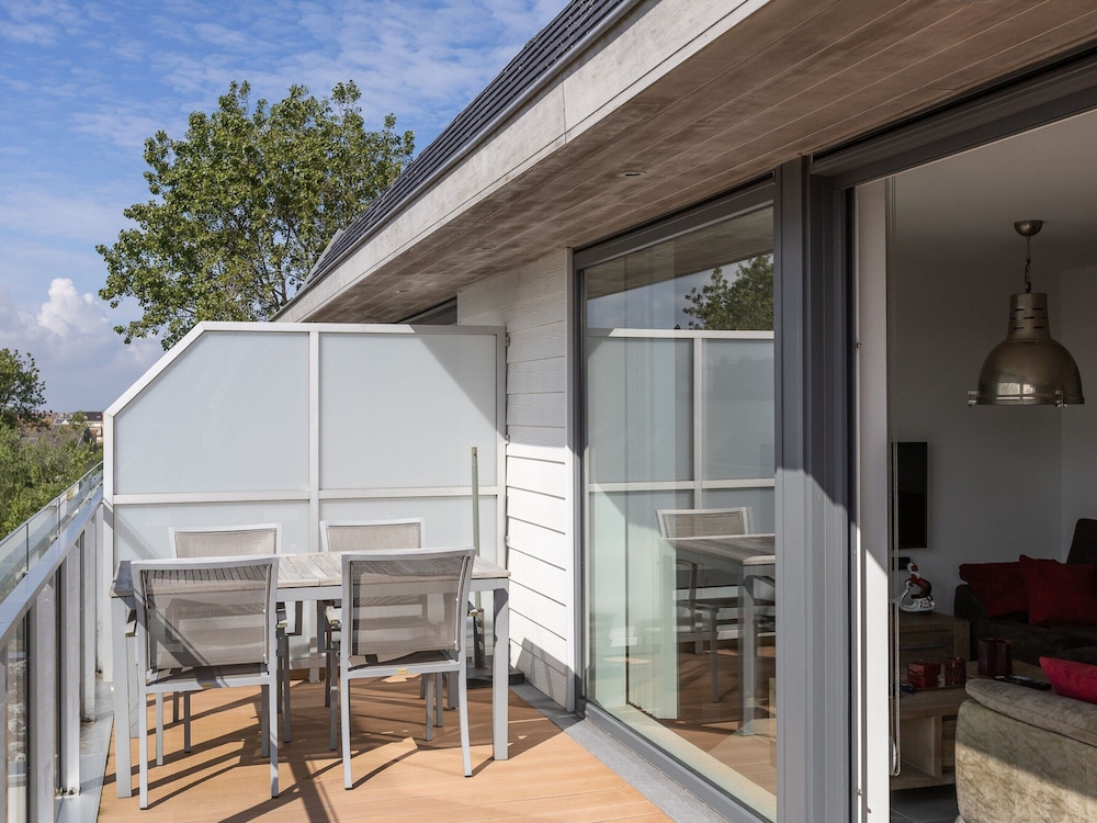 Bright Apartment With Sunny Terrace