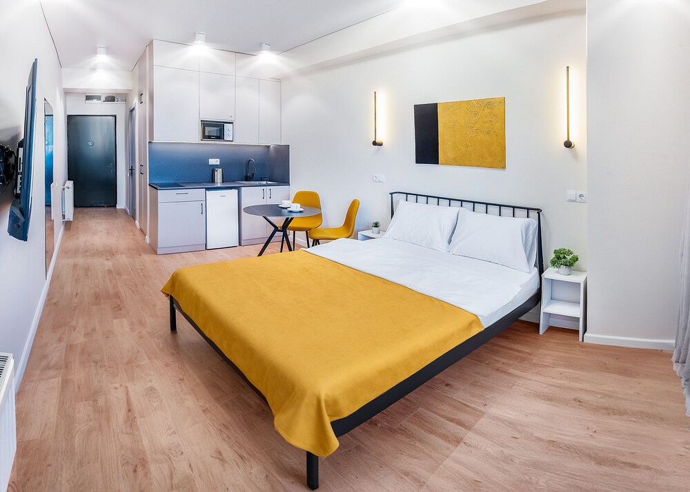 HB apartments University