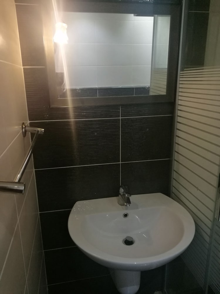 Cozy Dair Ghbar Apartments