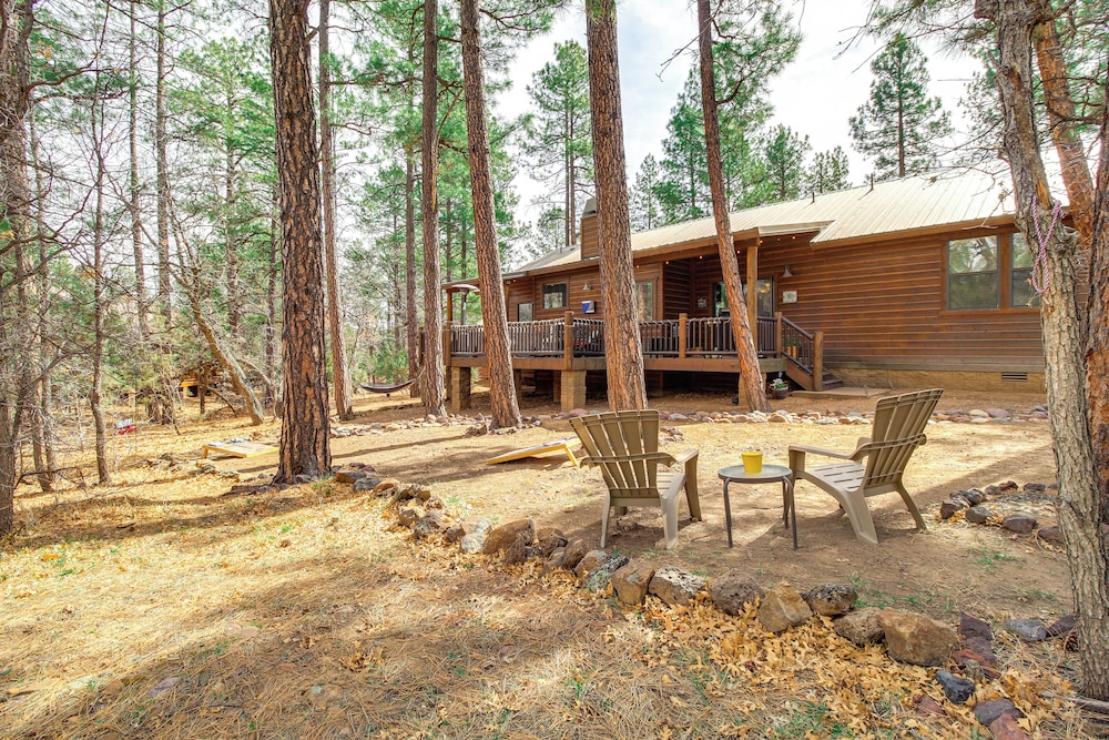 Outdoor Oasis: Family-friendly Cabin in Show Low!