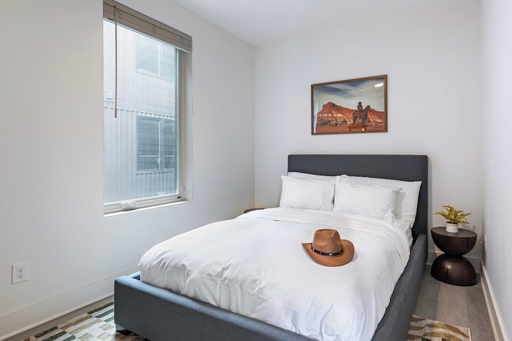 Outrider Buyout- 3 Units by Avantstay Sleeps 36