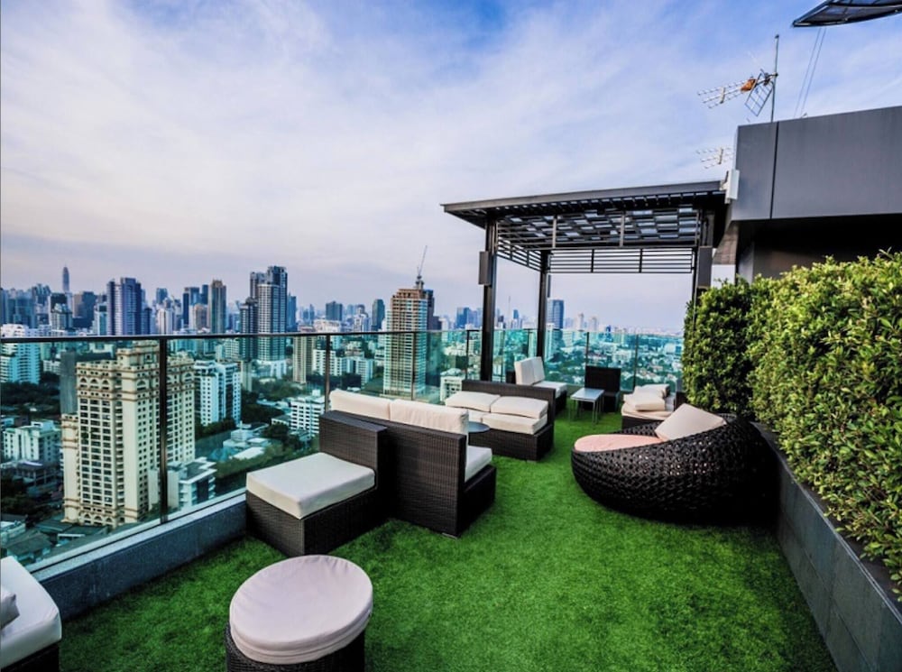 Free Airport Pick Up Rooftop Pool Jacuzzi Gym BTS Emqartier Shopping Mall