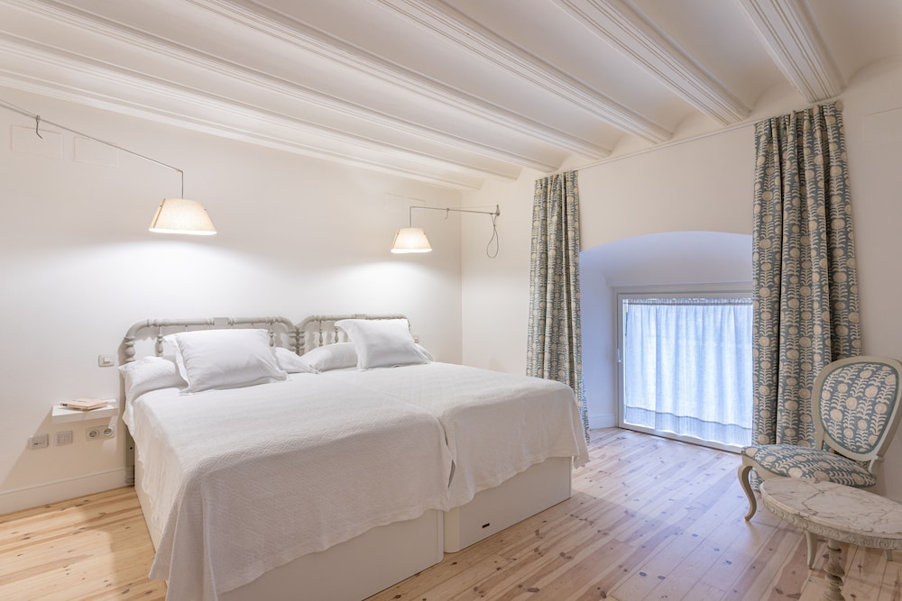 Modern Apartment 2 Bd & 2 Bth Near the Cathedral Catedral V view 4