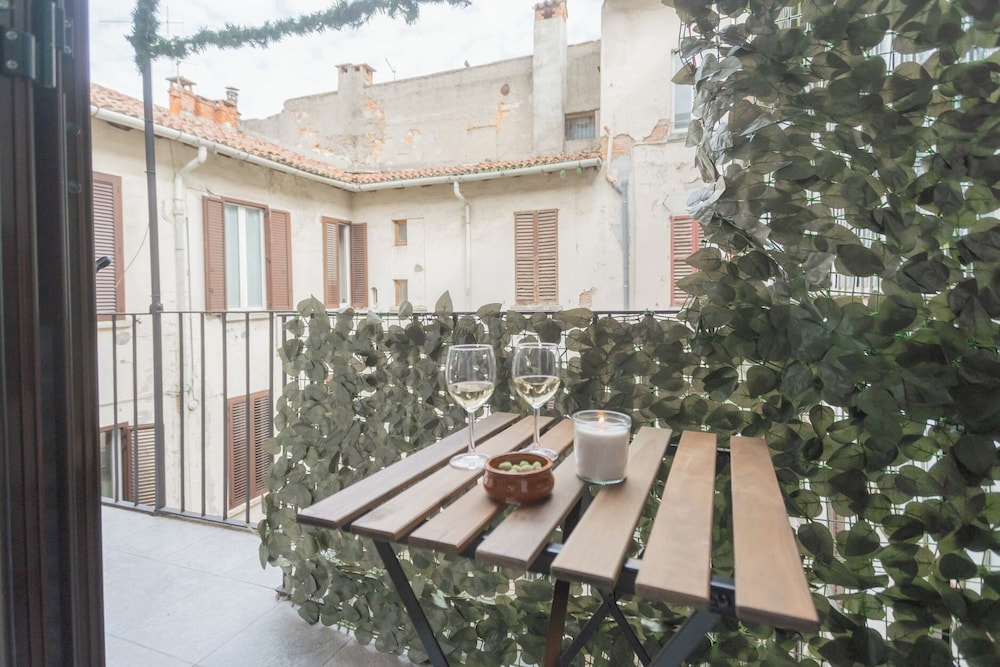 Luce Apartment by Rent all Como