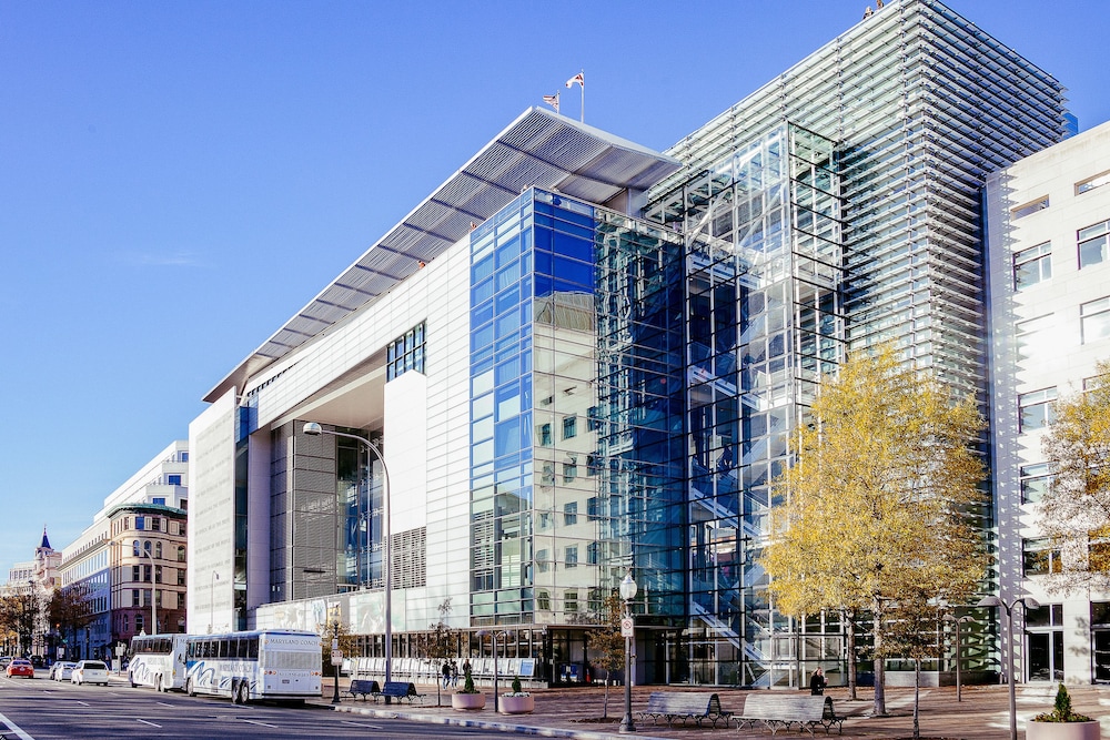 Bridgestreet at Newseum Residences