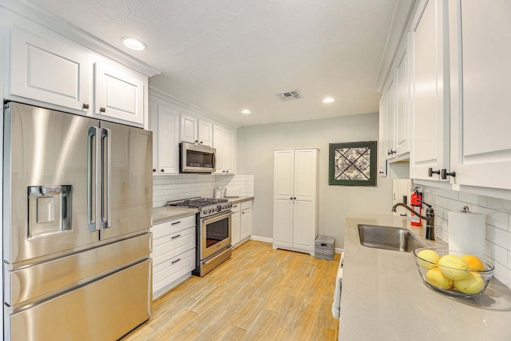 Large Yard & Patio: Historic District Home in Mesa