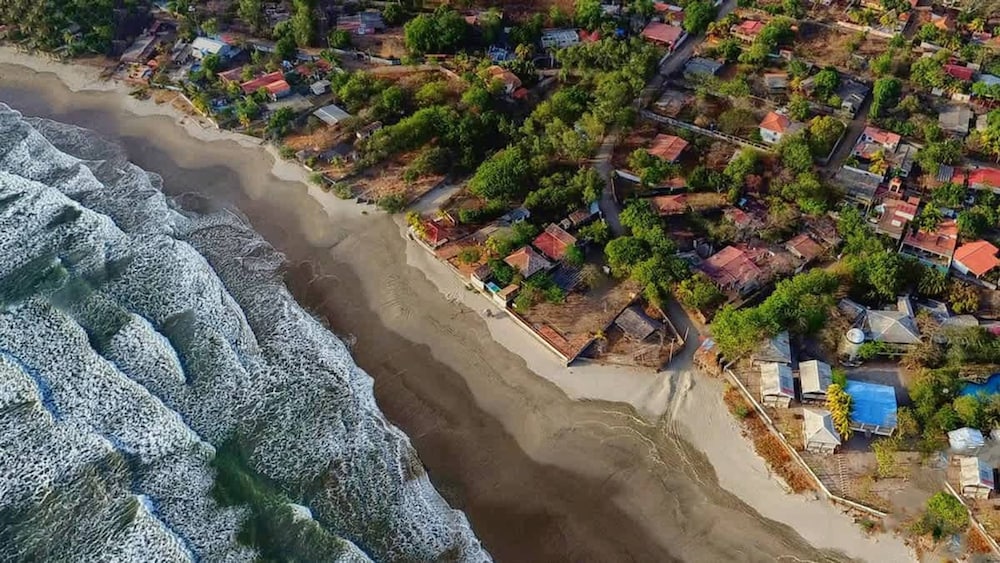 Romantic Seaside Casita w Pool AC Fire Sunsets