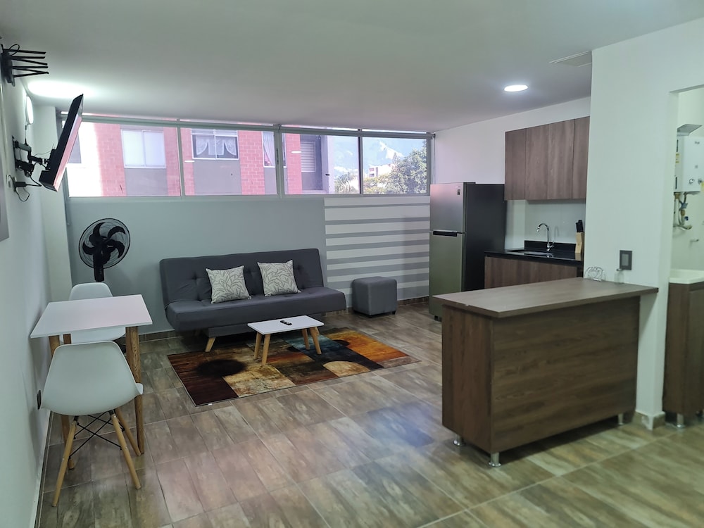 RG33 ApartaSuites