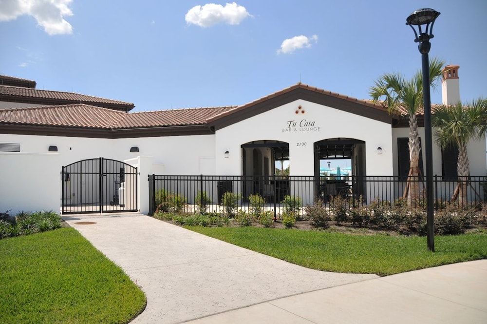 Windsor At Westside #7 - 8 Bed 6 Baths Villa