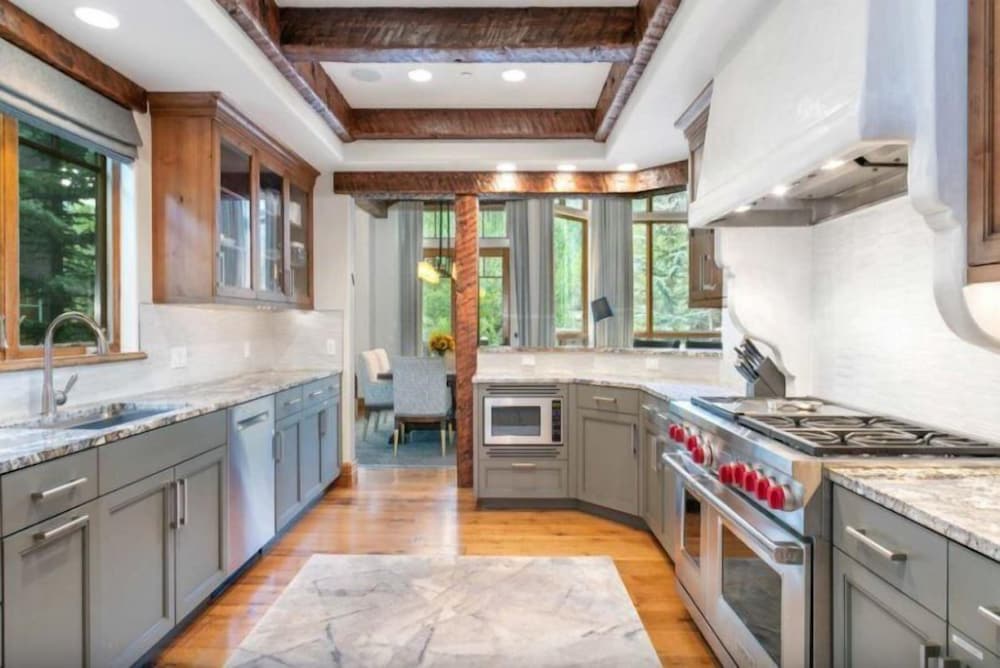 Vail_gore_creek_bergrose_5bd