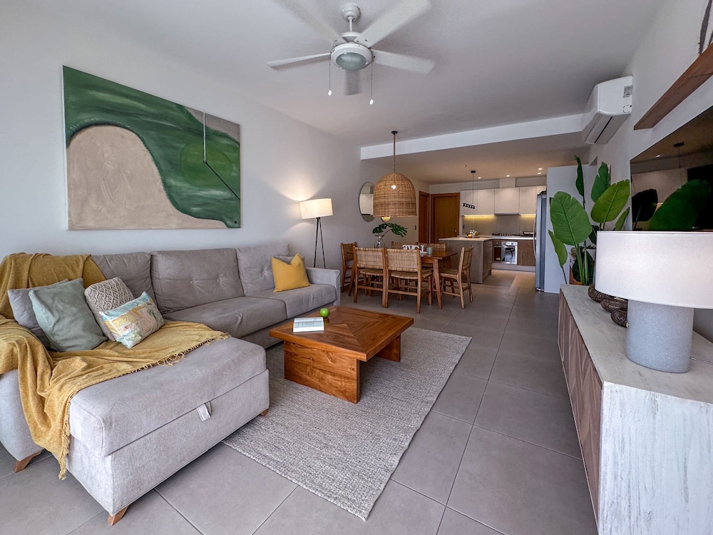 Fantastic new Golf View Apartment