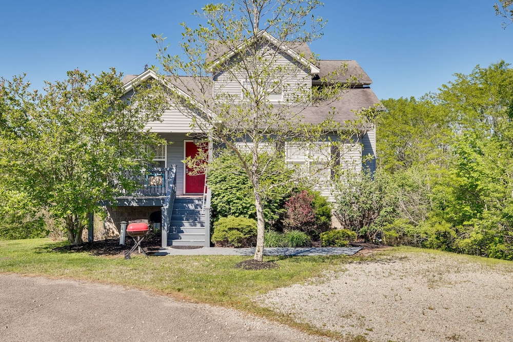 Cozy Resort-style Escape on Taylorsville Lake! view 3