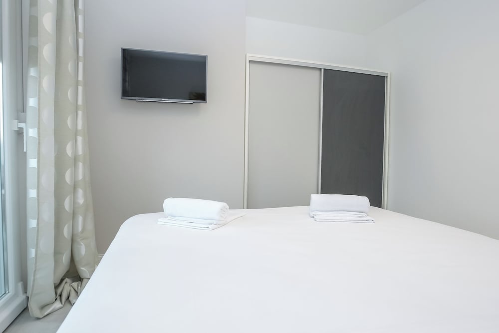 Tomana B Apartments