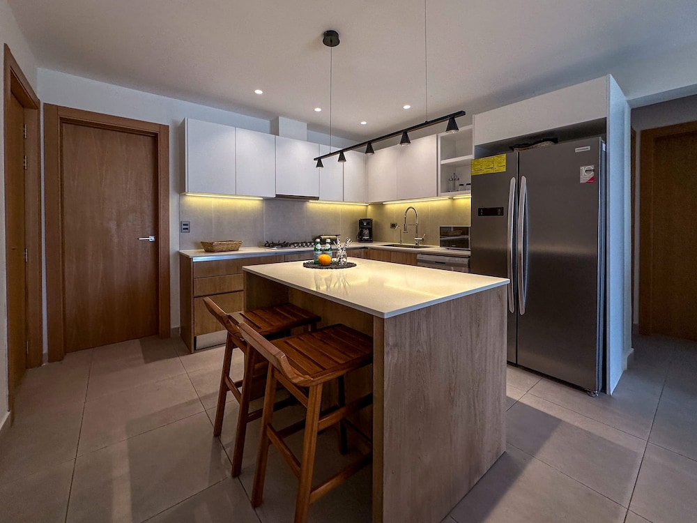 Fantastic new Golf View Apartment
