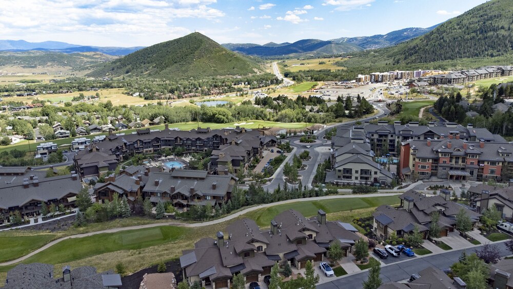 Fairway Springs by Luxury Mountain Desti view 3
