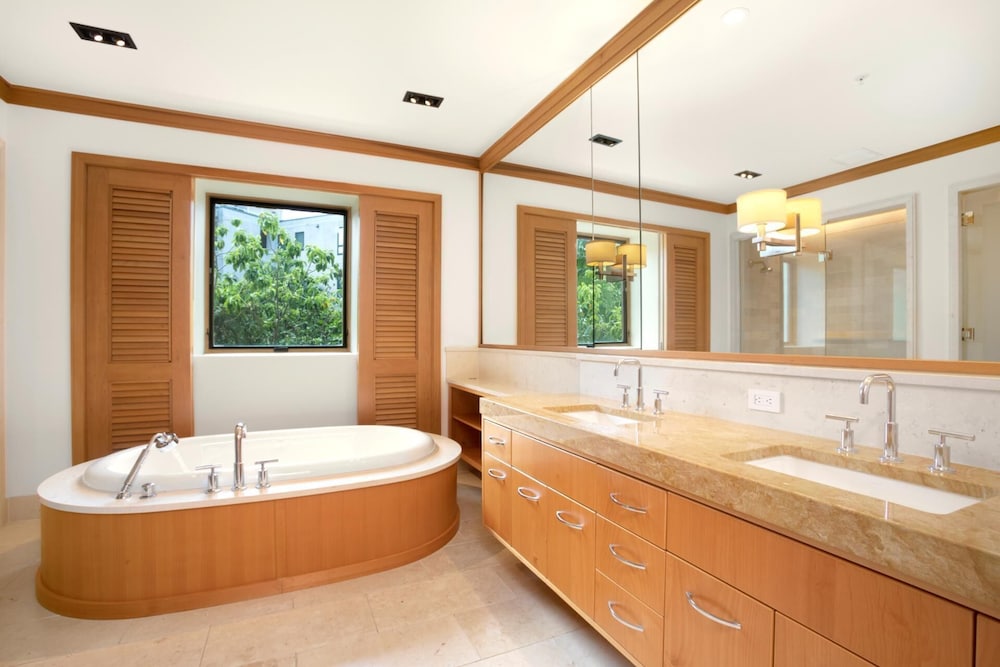 Montage Kapalua Bay 2 Free Rental Cars KBM Resorts Gorgeous Ocean Front 2 Units, 6 Bedrooms Ml-1577