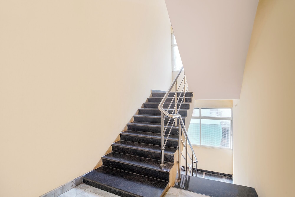 Fabhotel Sree Venkateshwara Residency