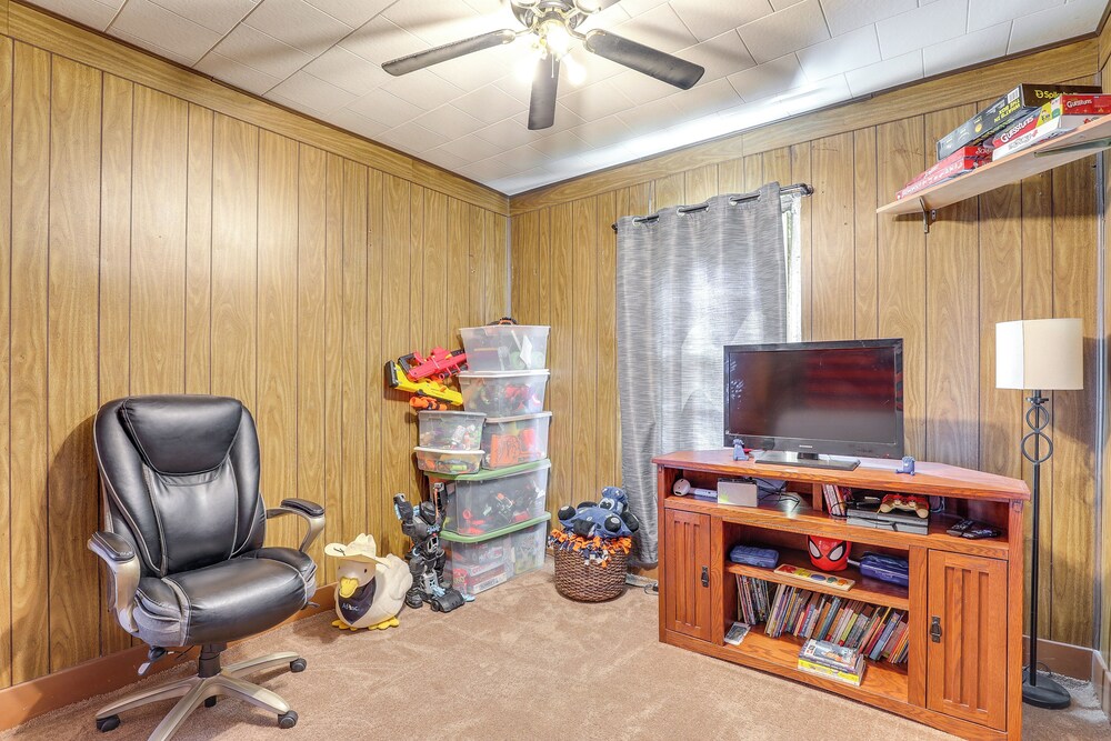 Family-friendly Seward Home w/ Sauna  Pool! - Property Image 7