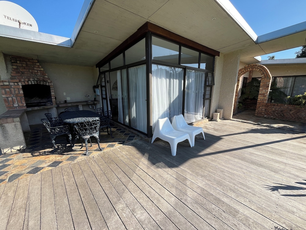 Sandpebbles Estate