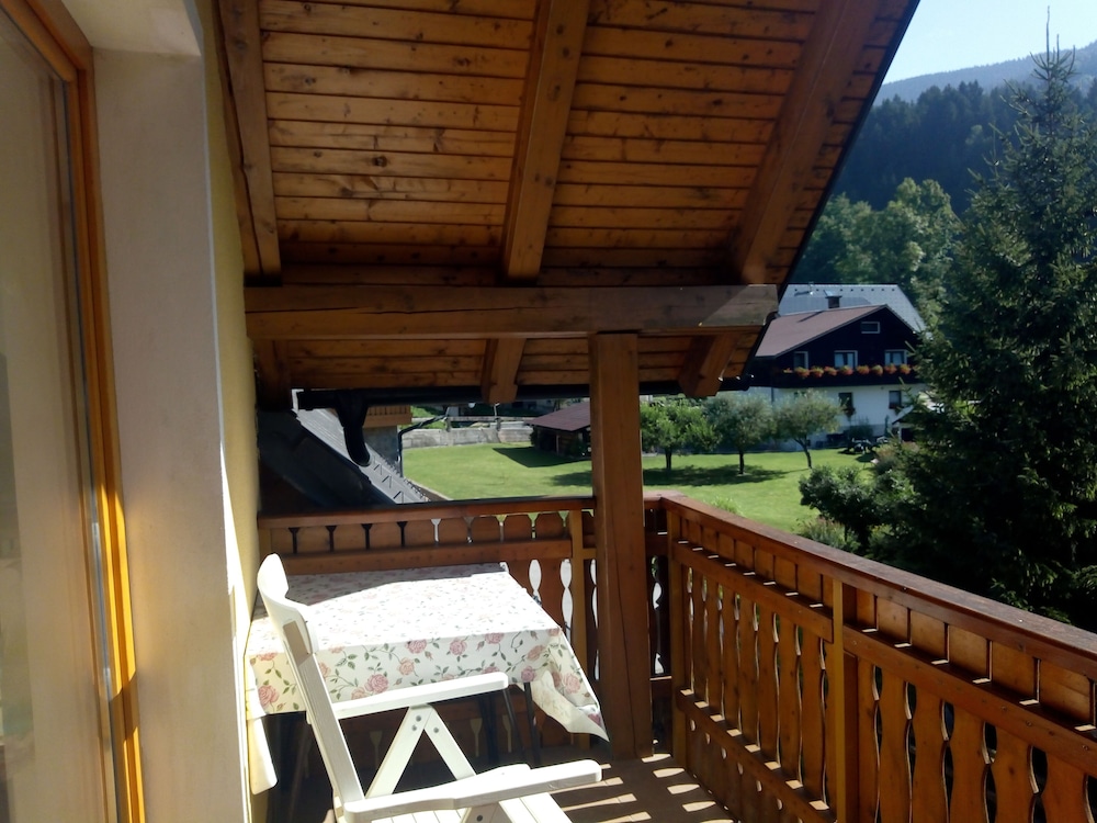 Immaculate 2-bed Apartment in Rateče Planica view 5