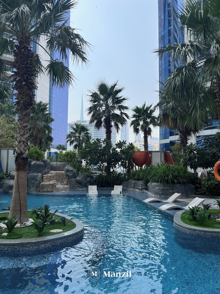 2BR Apt at Paramount with Stunning Views