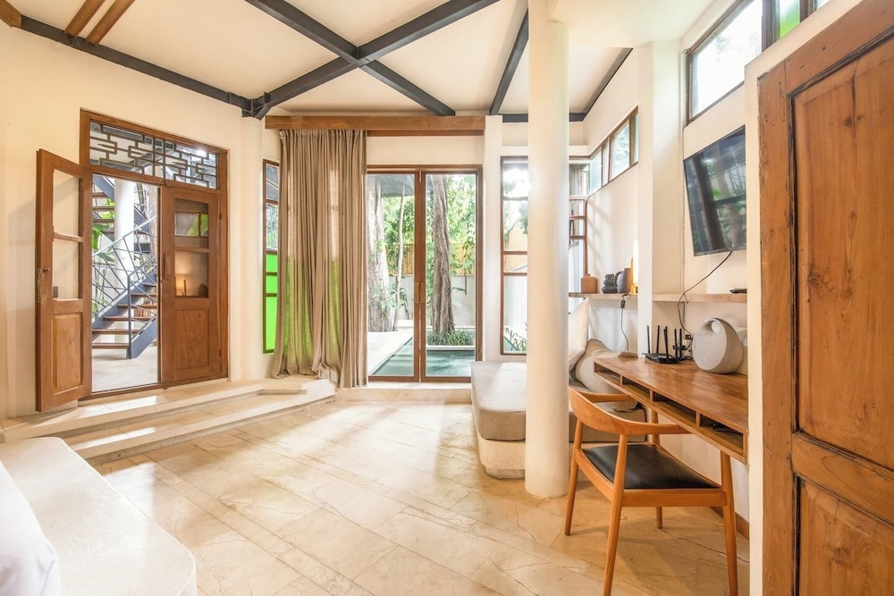 Stylish 2-br Villa With Pool, 800m Canggu Beach
