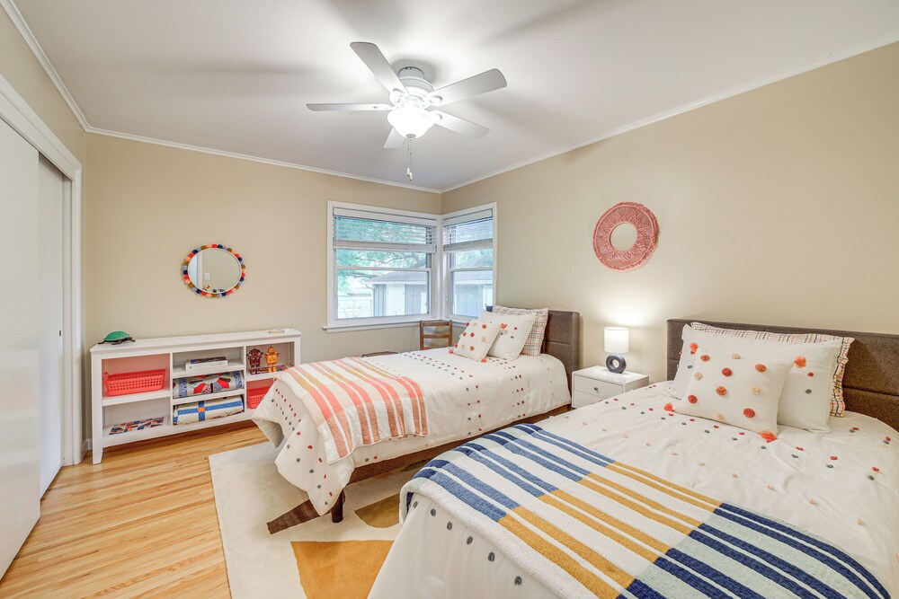 6 Mi to Dtwn: Waterfront Home in Tulsa!