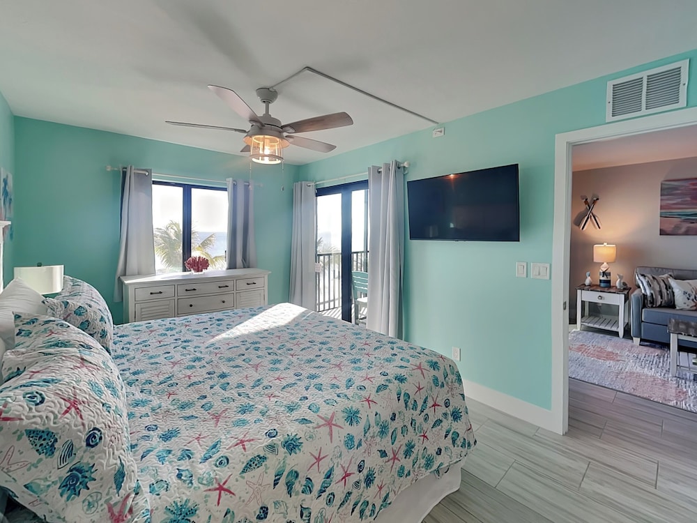 Seaside 4 by Distinctive Beach Rentals