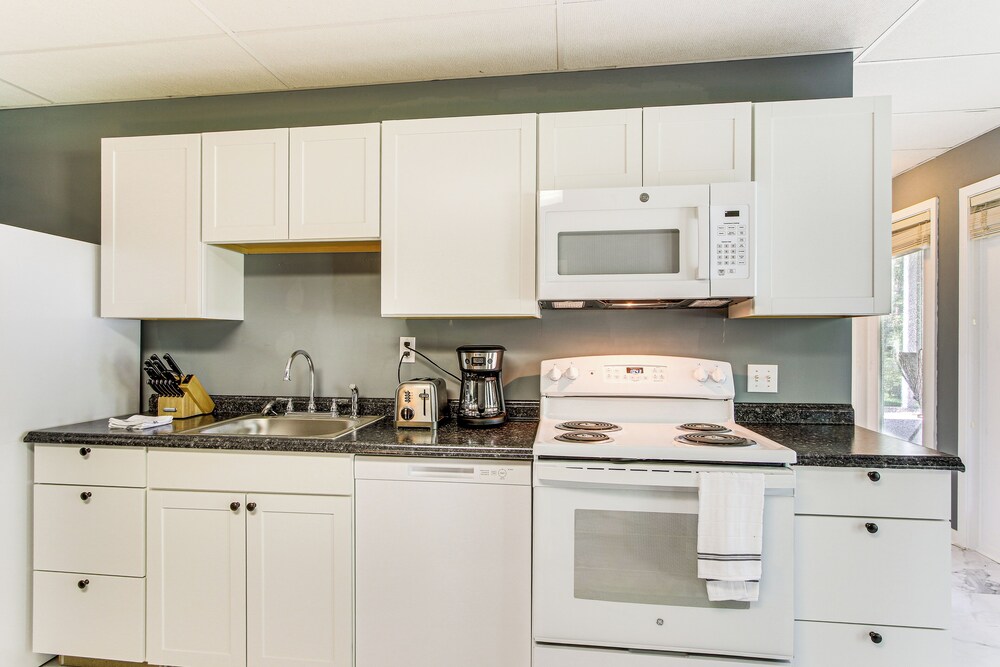 < 1 Mi to Marina: Fair Play Home on Lake Hartwell