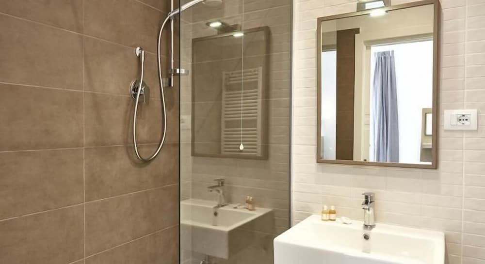 Raffaela's Suite & Rooms