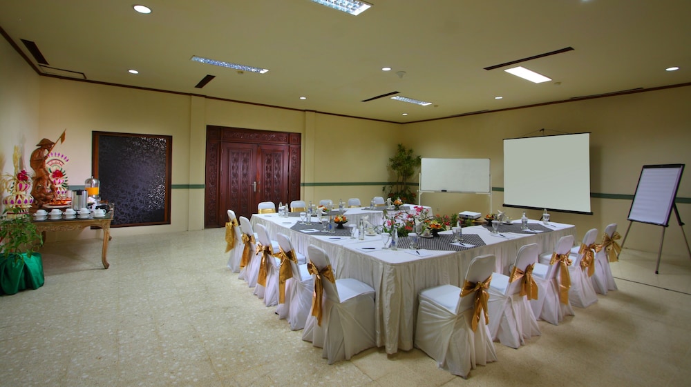 meeting & event spaces