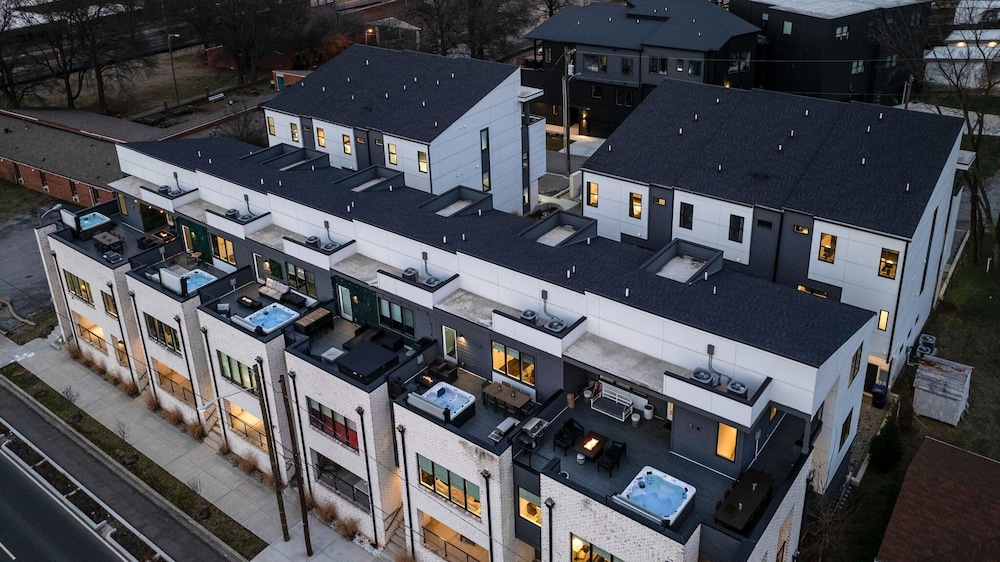 Luxe-tennessee Row-heart of Gulch-mins to Broadway