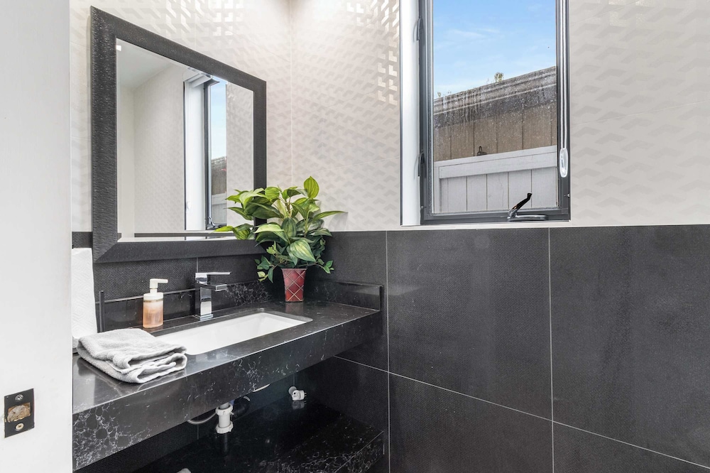 @ Marbella Lane - Luxi 4BR Haven w/ Skyscape Views