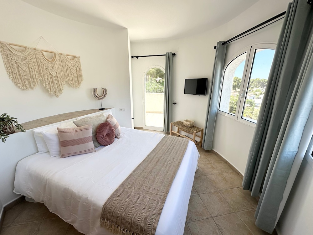 3 Bedroom Villa Walking Distance to Moraira