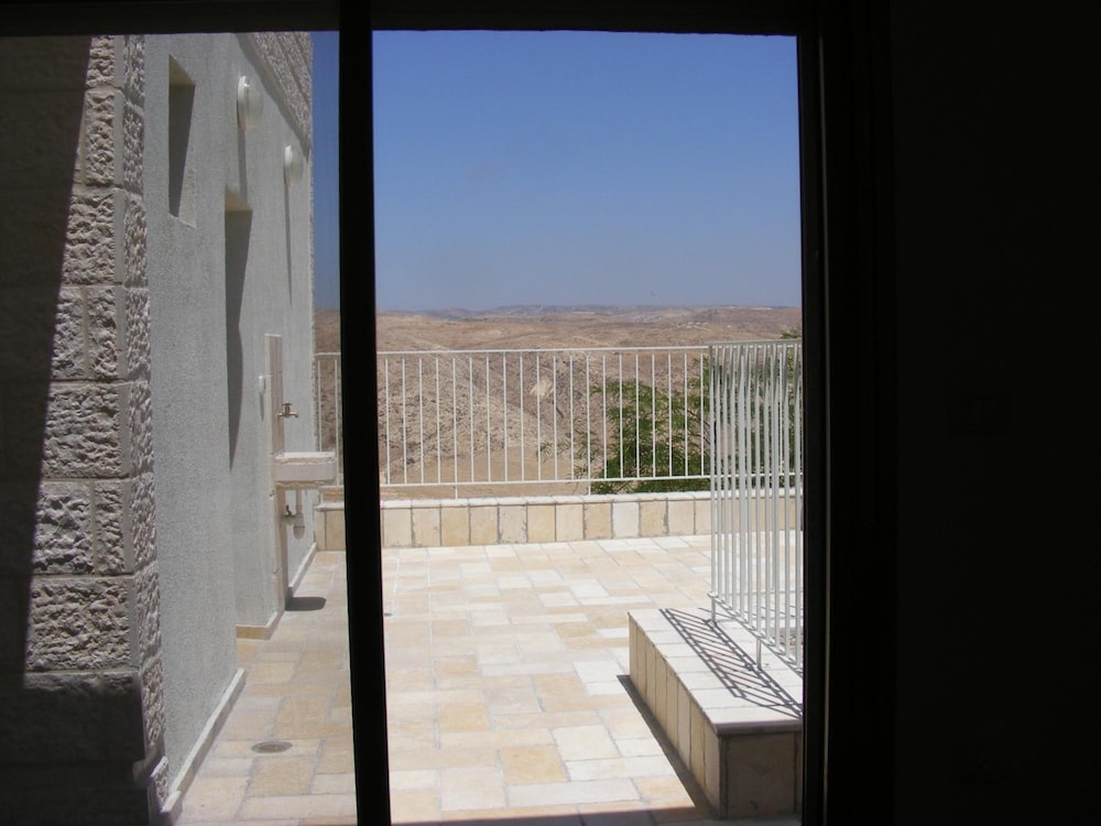 Nof Canaan