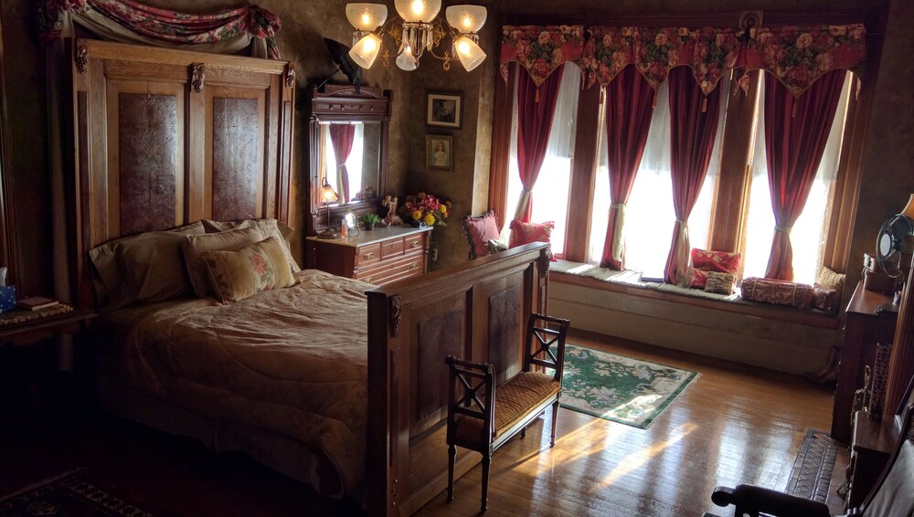 Milwaukee Vacations - Manderley Bed and Breakfast - Property Image 50