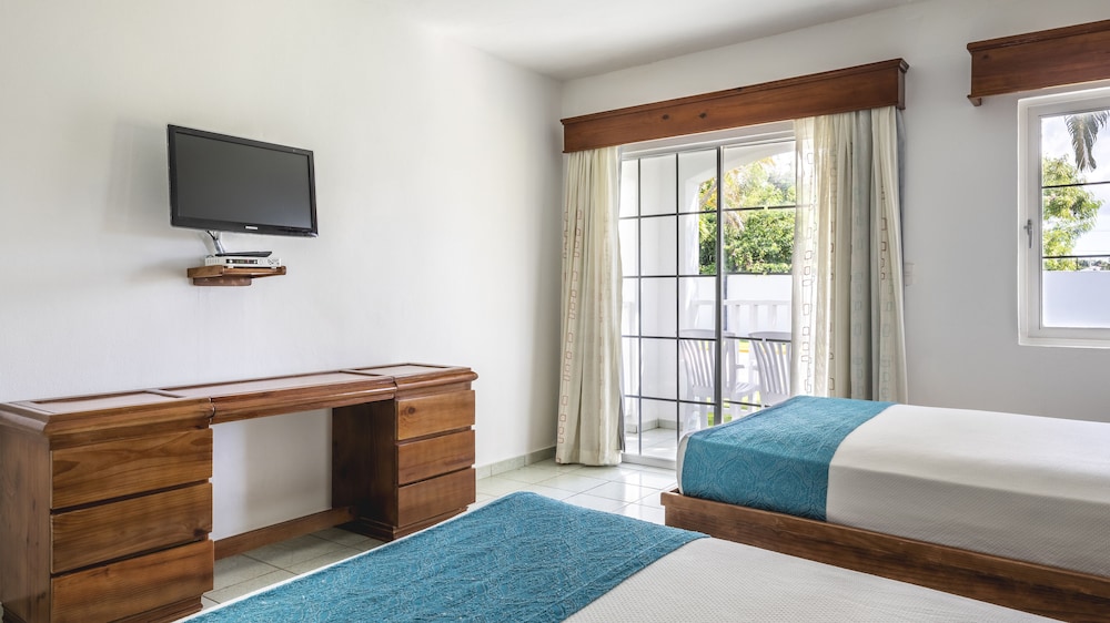 Santo Domingo Vacations - Be Live Experience Hamaca Garden - Property Image 5