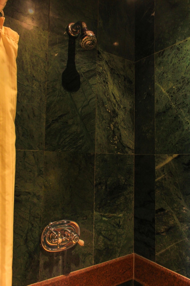 Mweya Safari Lodge