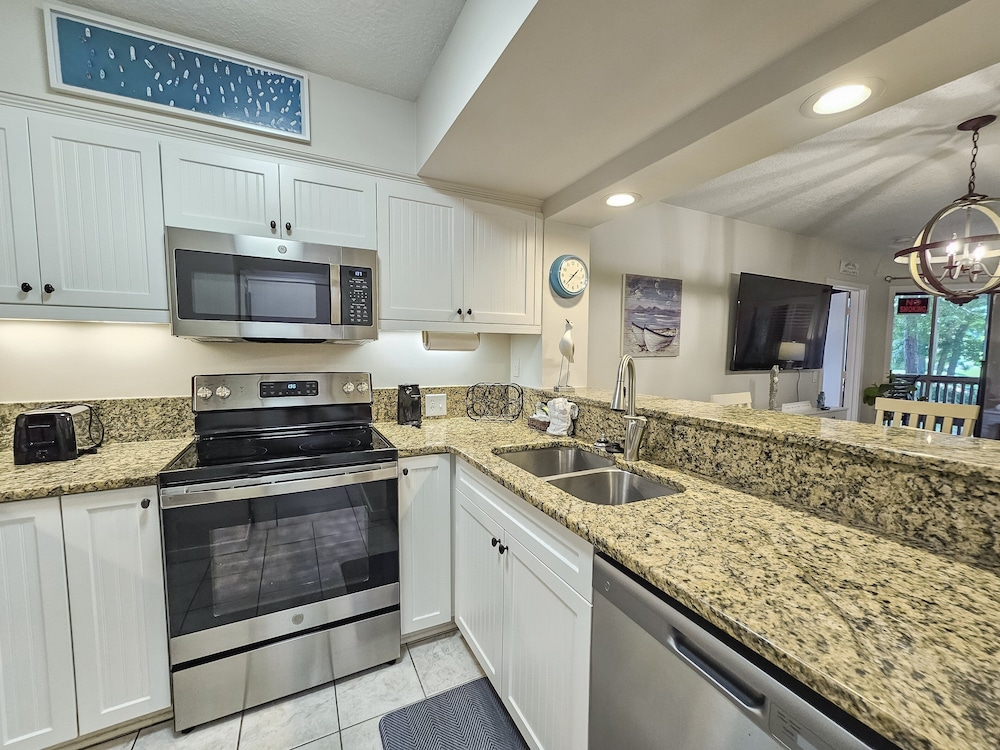Serene 2 Bed, 2 Bath Lodge, With Amenities, 101ac 2 Bedroom Lodge