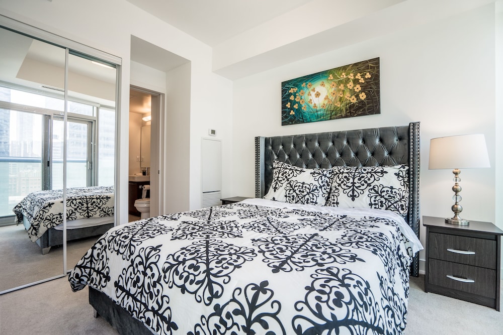 Aaira Suites at 65 Bremner Blvd - Image 5