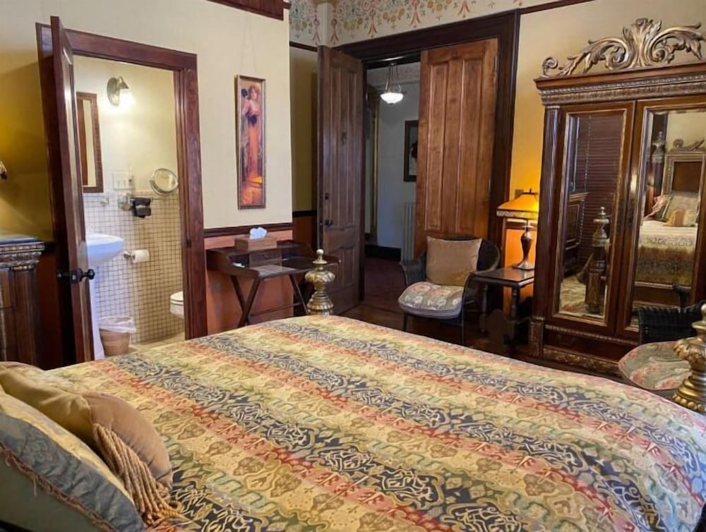 Amherst Inn