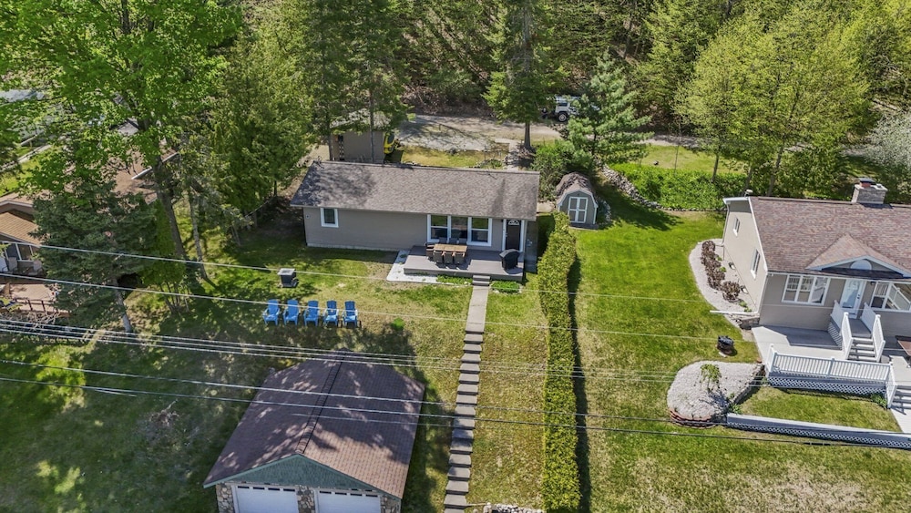 Beautiful Torch Lake House With Beach Access 2 Bedroom Home