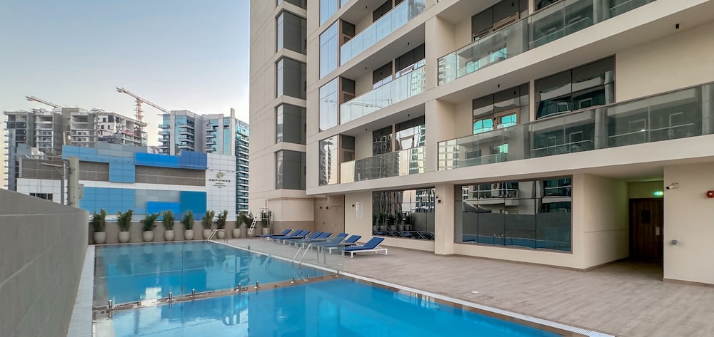 2BR w Canal & Burj View Near Dubai Mall