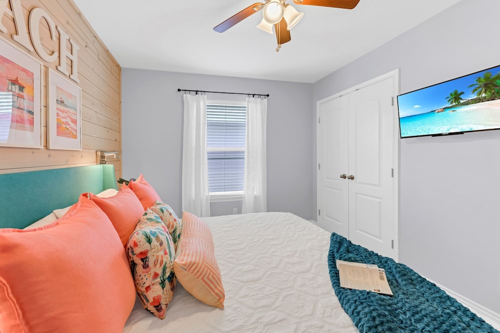 Totally Beachin by Avantstay Private Pool Hot Tub Swing Seats Beach Get Away