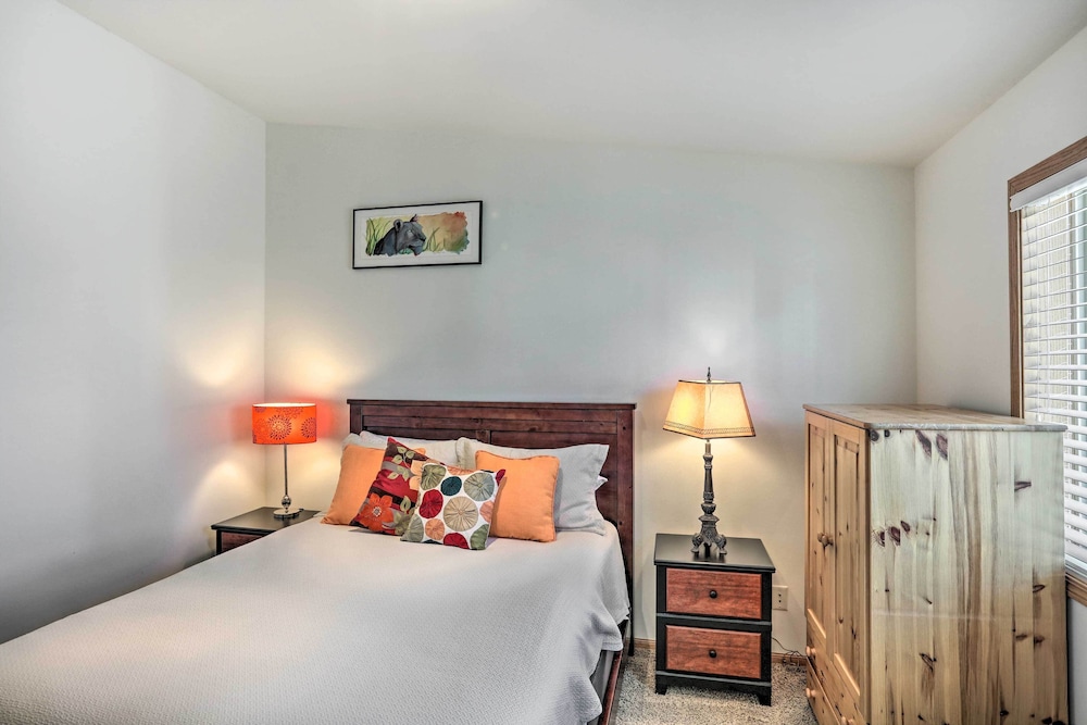 Near Skiing: Red Lodge Townhome w/ Hot Tub view 5