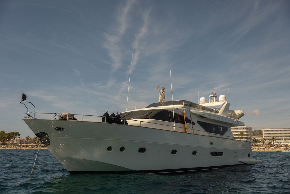 ESSOESS Boat - Five Star - Exclusive use view 4