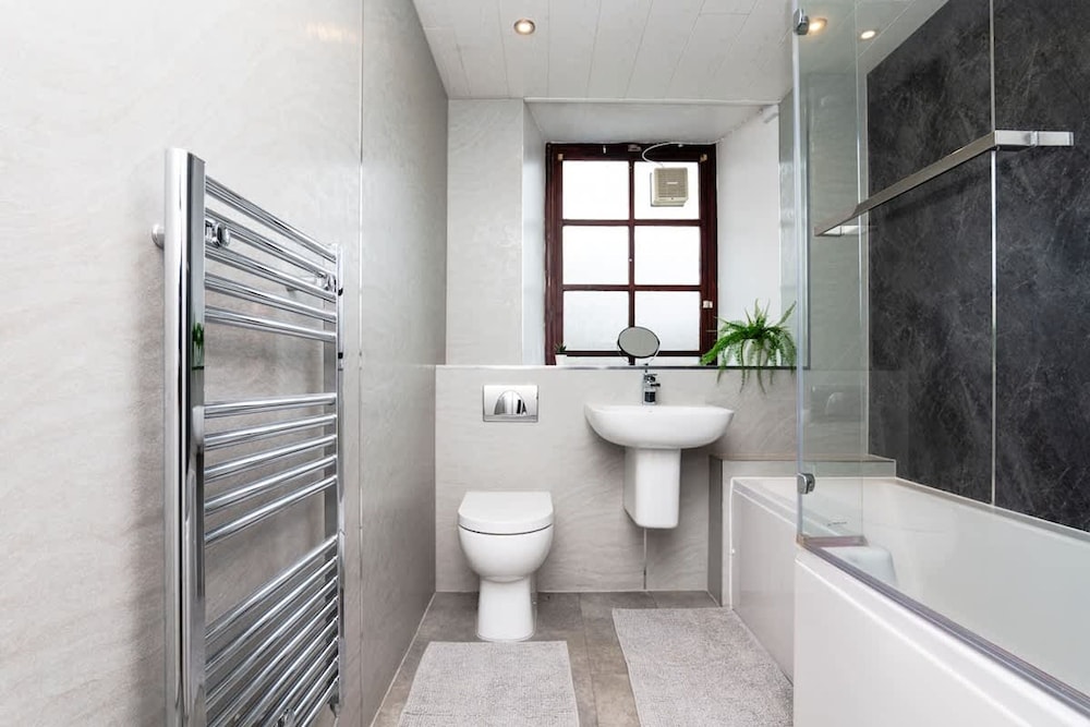 2 Bed Flat-ground Floor-parking