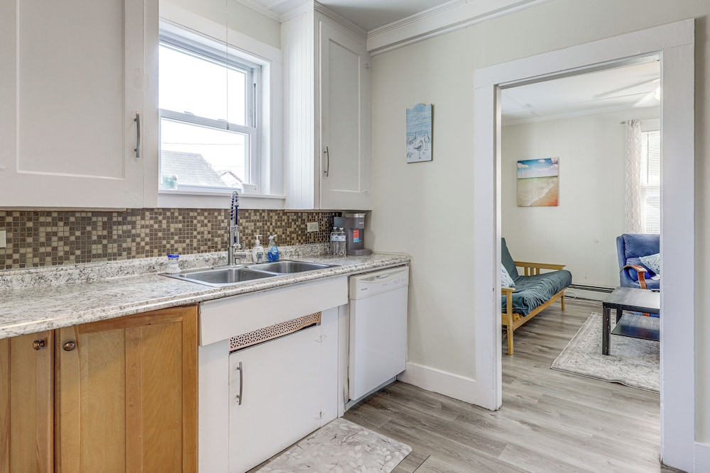 Walk to Pier & Ocean: Apt in Old Orchard Beach!