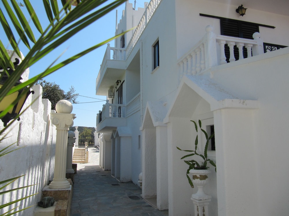 Castellino Studios